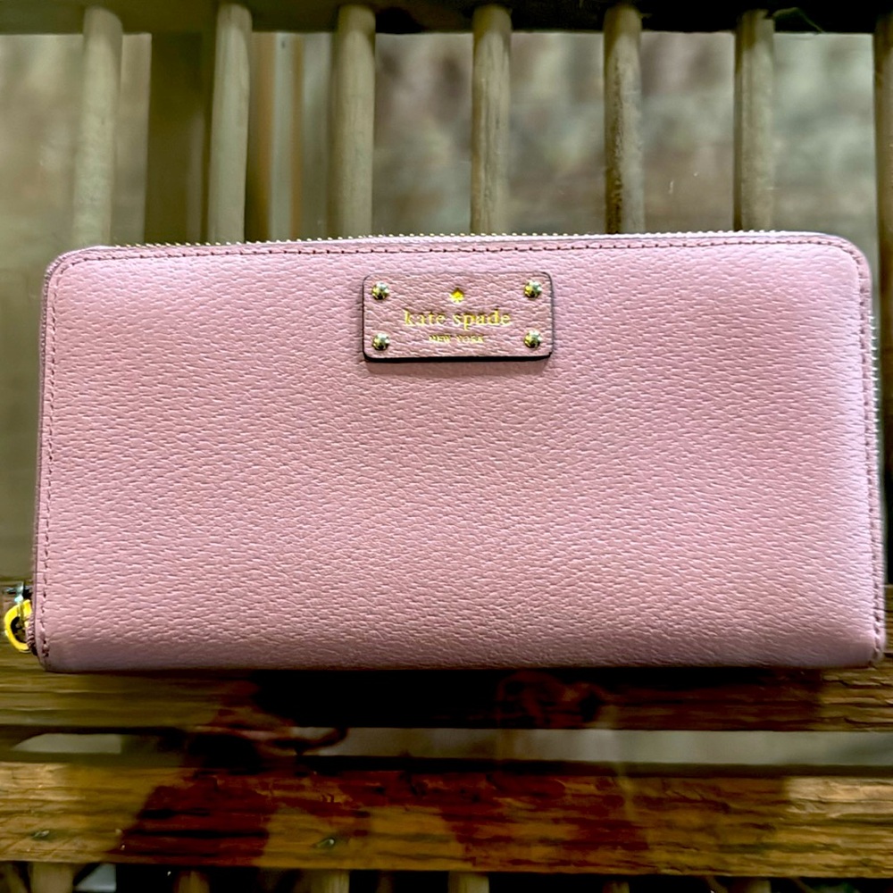 Kate Spade zipped wallet